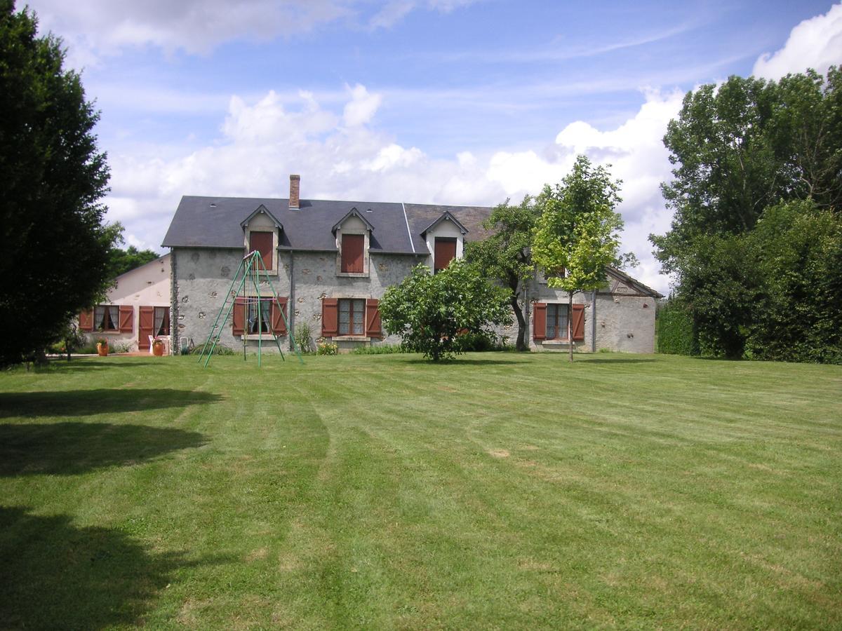 Le Lac Aux Fees Henrichemont Exterior foto